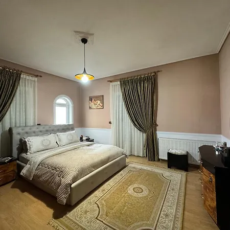 Silver Villa *